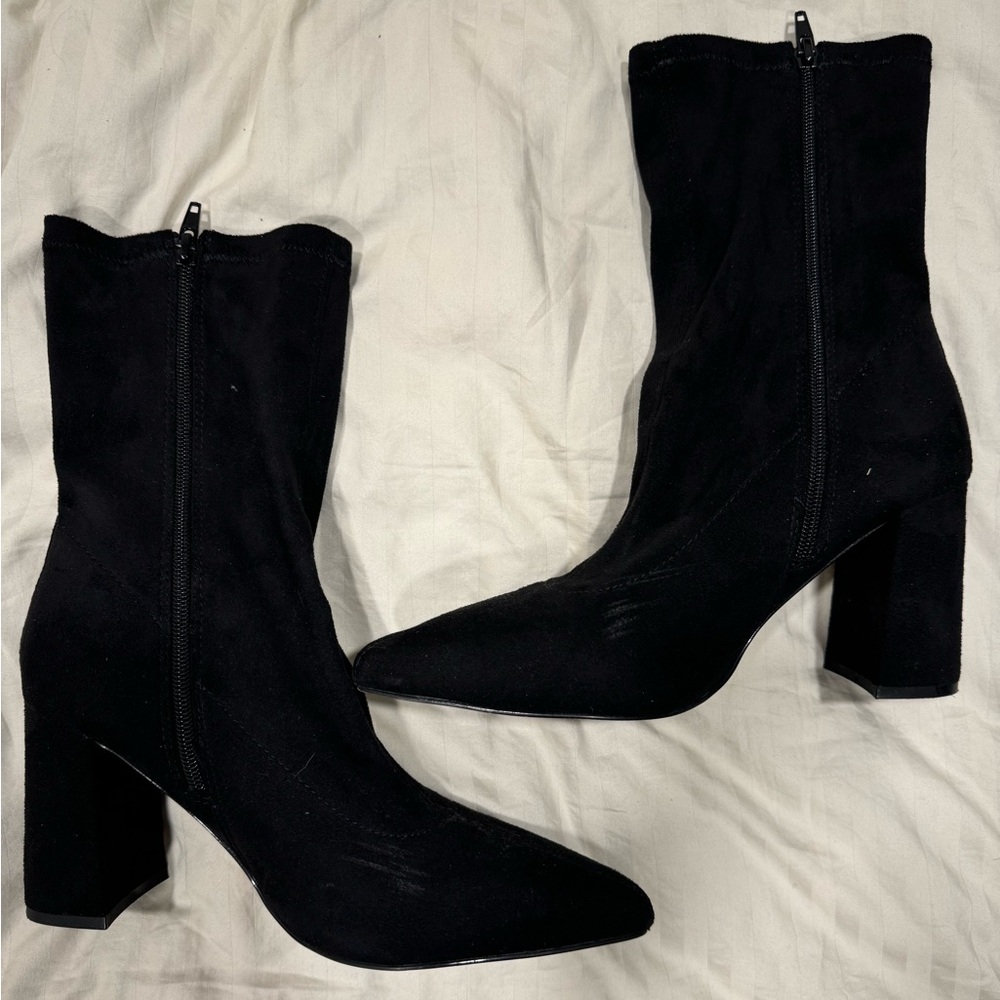 EXPRESS Pointed Toe Suede Ankle Booties | Black | Size 9 - Picture 3 of 5